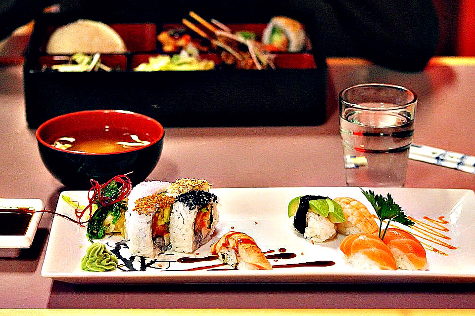 Zoom sur la cuisine japonaise : le maki, le sushi, et le sashimi