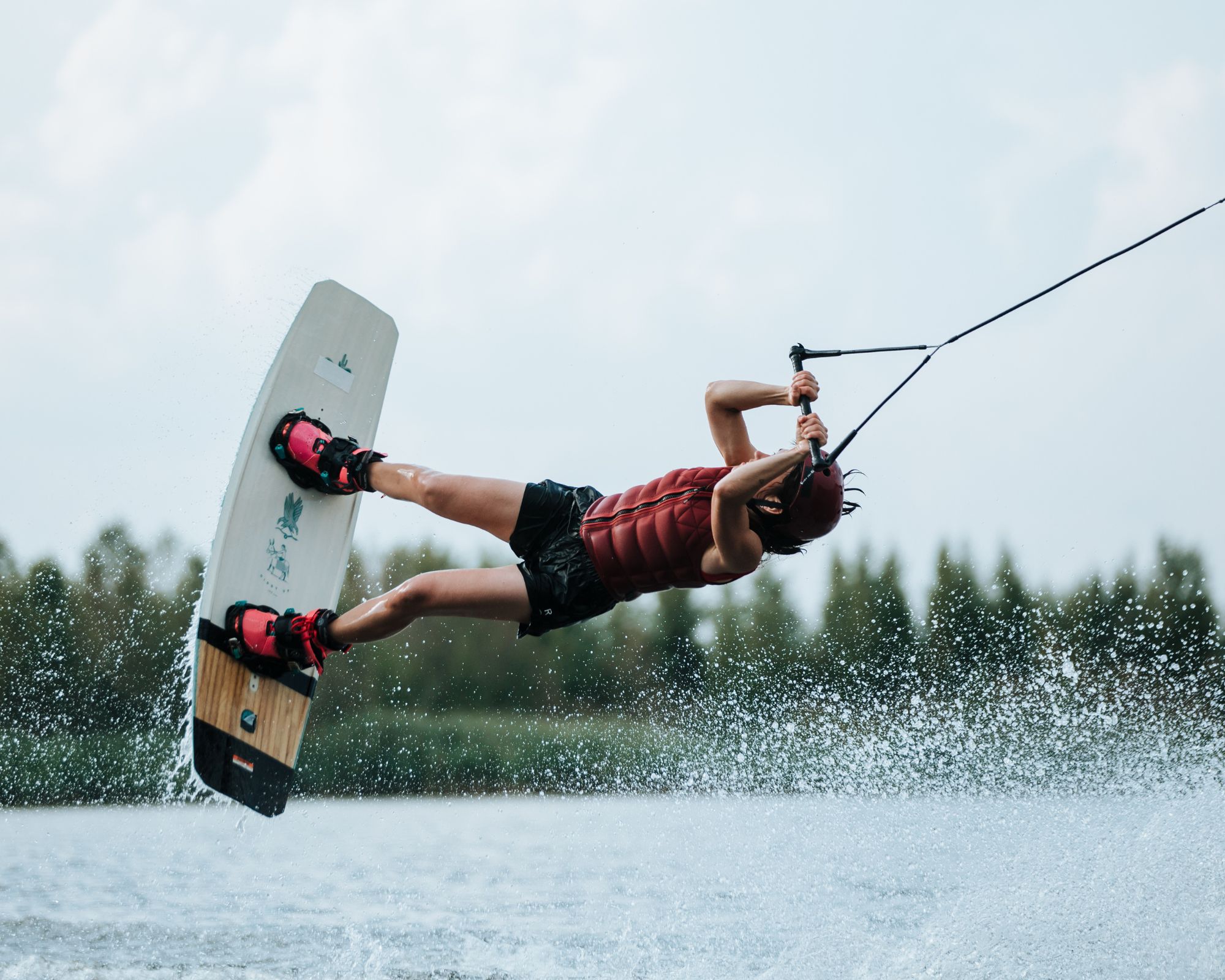 Quelle vitesse de bateau pour pratiquer le wakeboard ?