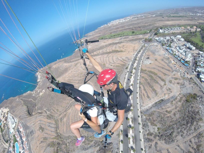 J’ai essayé le parapente à Tenerife, je vous en parle !